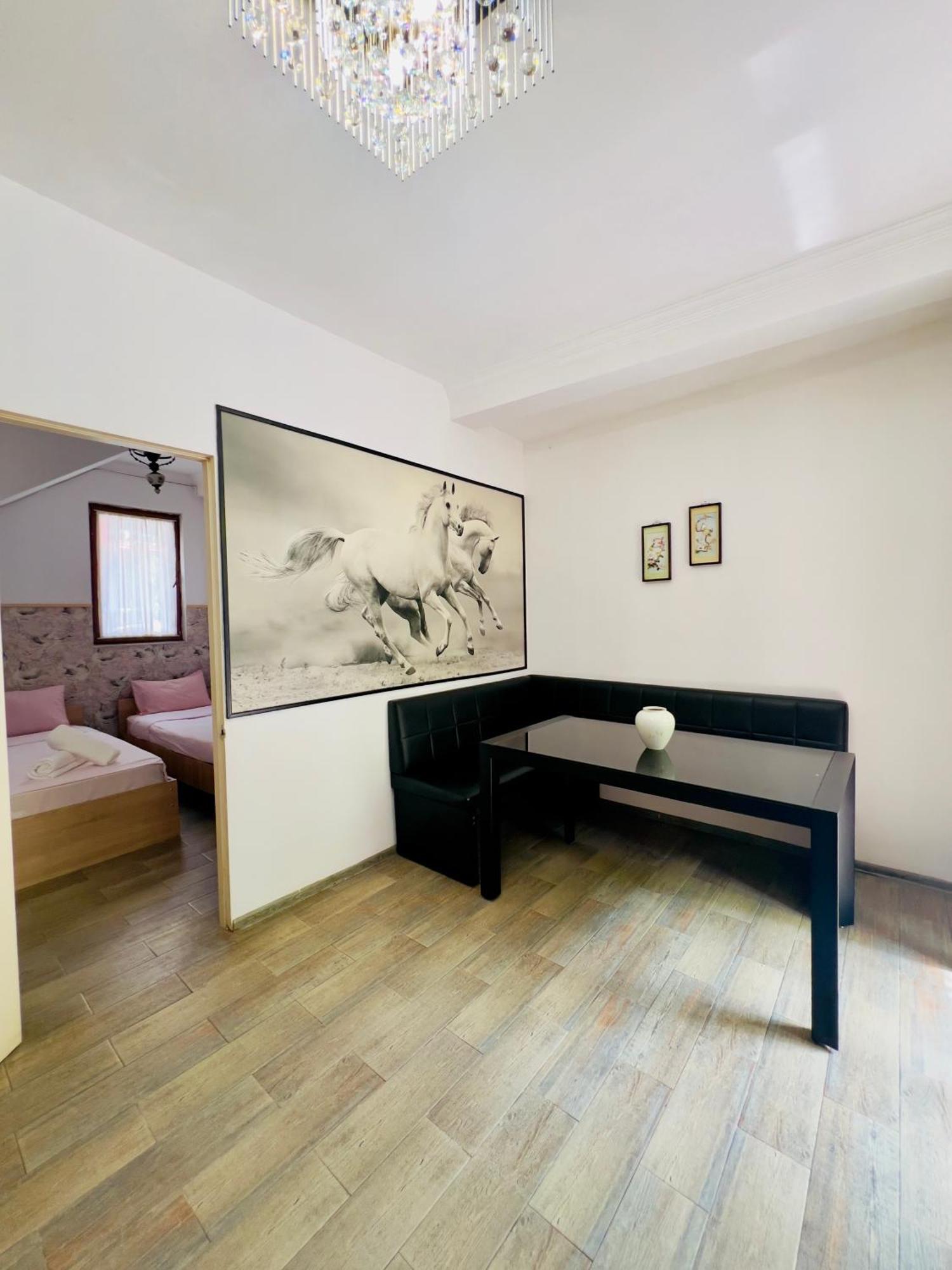 Apartment Maisi Batumi Exterior foto